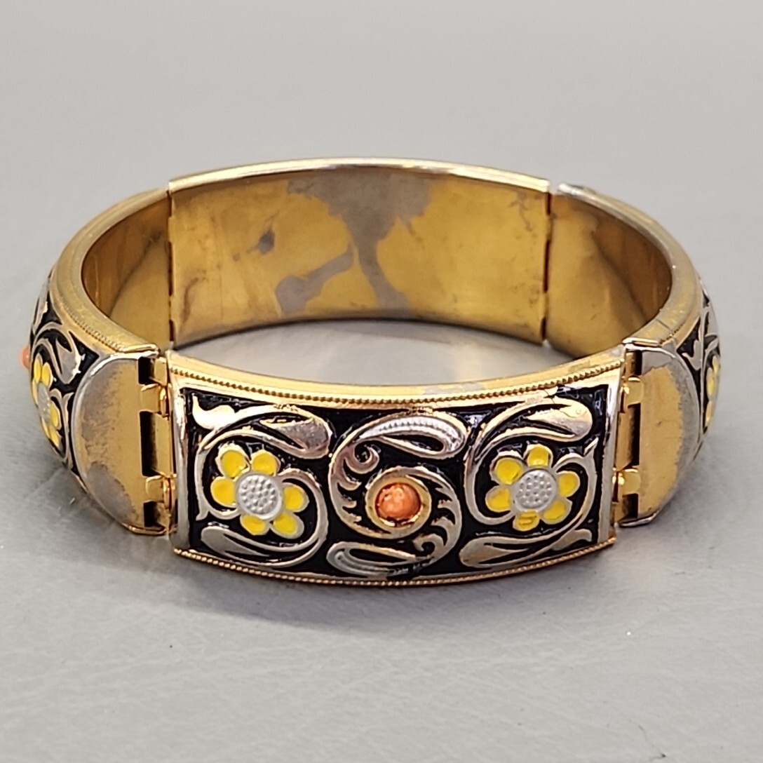 Vintage Expandable Bangle Bracelet Stretch Flower Enamel Blackened Gold Tone 7.2