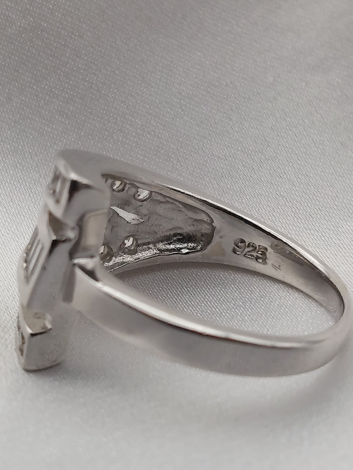 Sterling Silver Crystals Round & Baguette 3 row V Chevron Ring Size 9 Vtg 6.3 gr