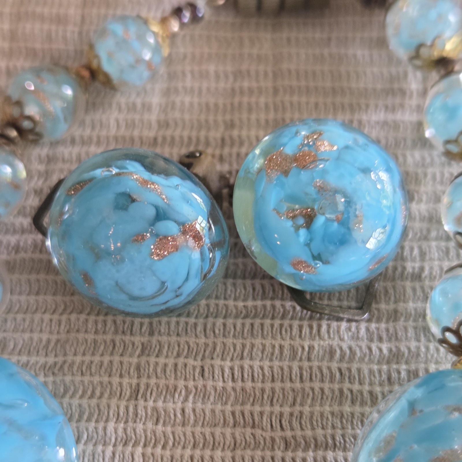 Vtg Light Blue Gold Foiled Venetian Art Glass Necklace & Clip-On Earrings Italy