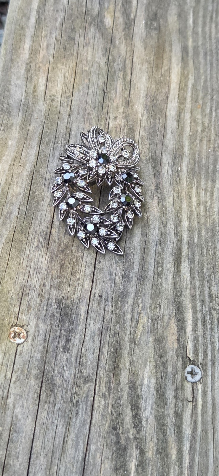 Vintage Juliana DeLizza Elster Wreath Brooch Smoky Gray Clear Rhinestone Pin DE