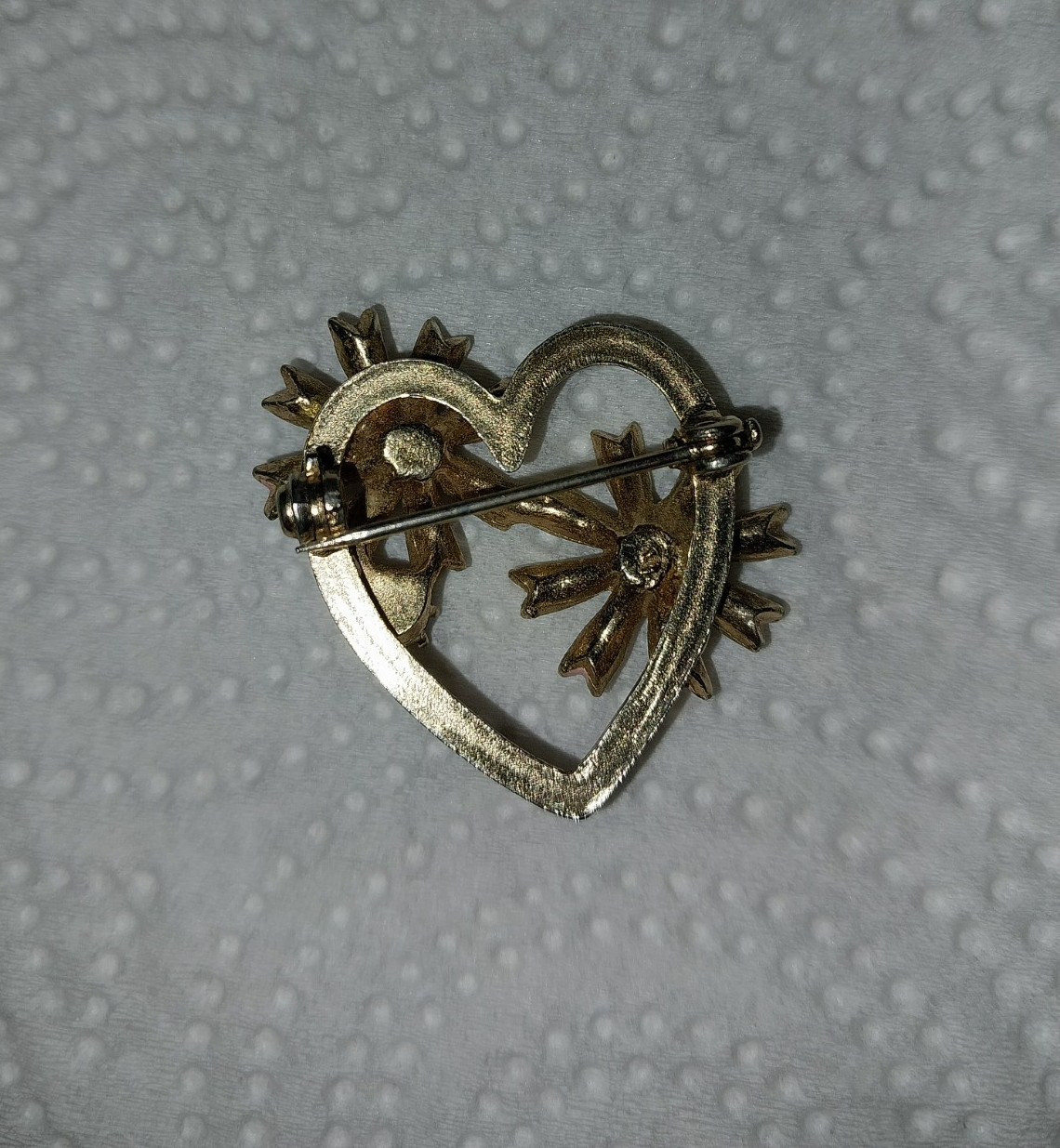 VINTAGE HEART SHAPED BROOCH WITH PINK ENAMEL FLOWERS AND PINK RHINESTONES