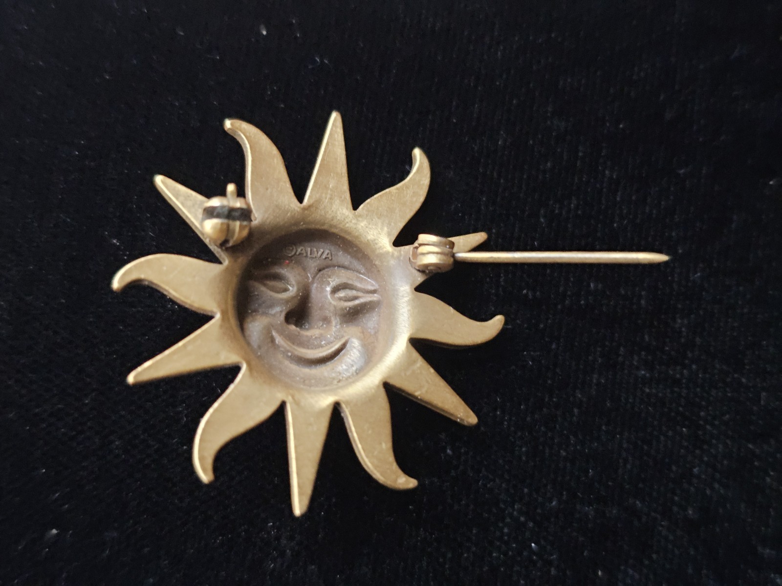 Vtg Brooch/Pin ALVA Studios Signed Gold Tone Celestial Sunburst 1″ Hippie Boho