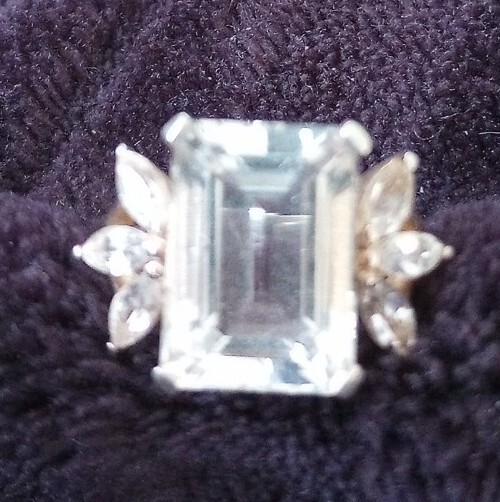 Beautiful VTG Sterling Silver 925 White Topaz Ring Center Stone 10mmx15mm Sz 7