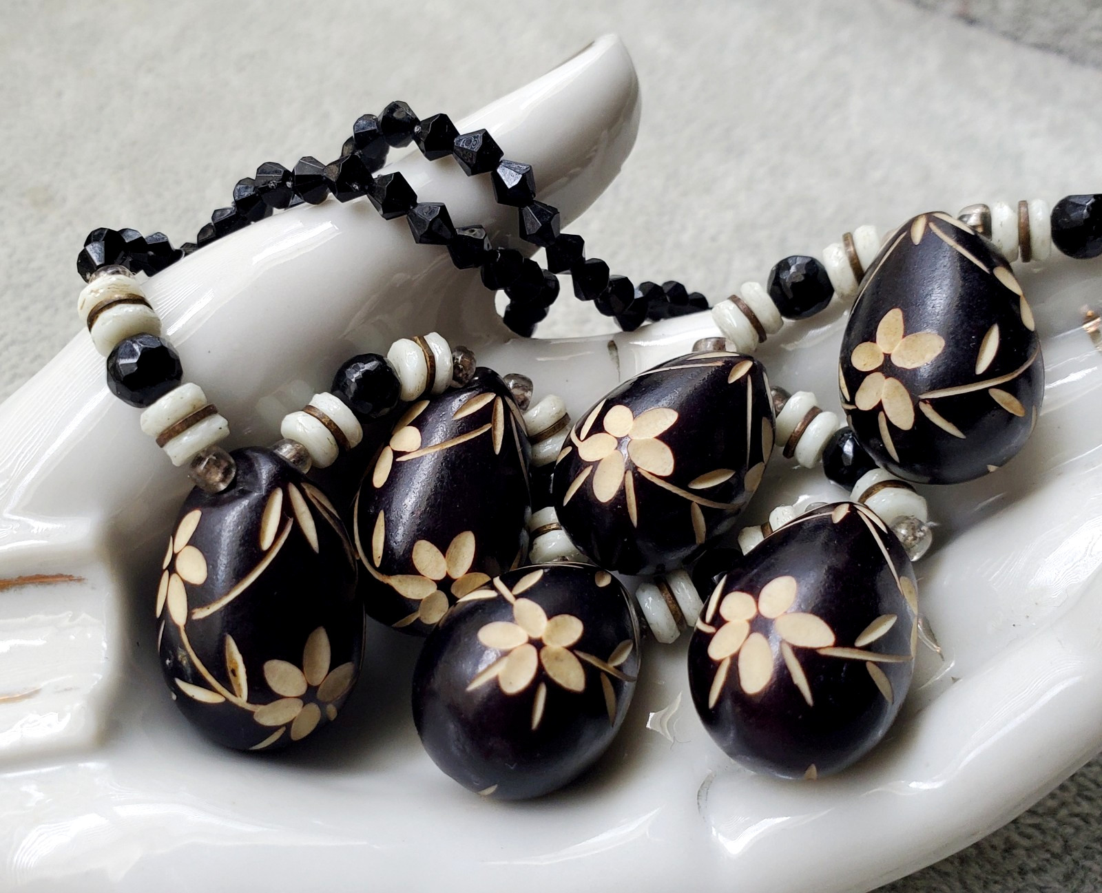Vintage Deco Carved Floral Wood Egg Bead & Glass Disc Bicone Necklace