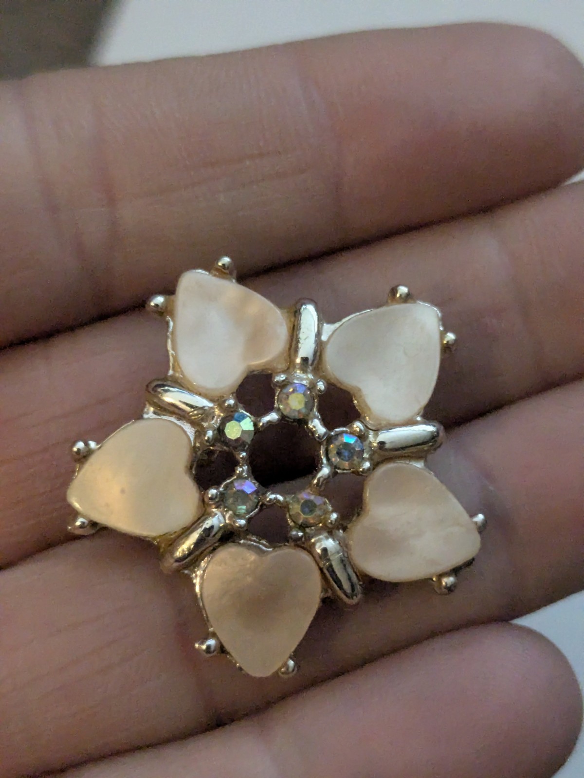 20+ vintage pins, hearts, butterfly,flowers & more