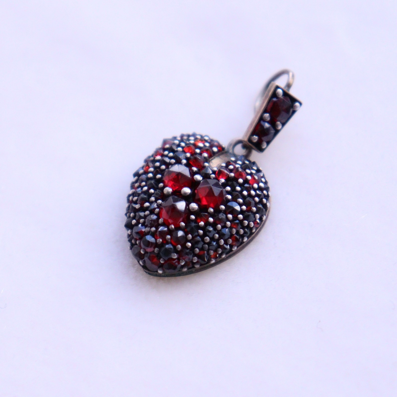 Antique Bohemian Garnet Heart Pendant Late 19ct – NO TARIFF