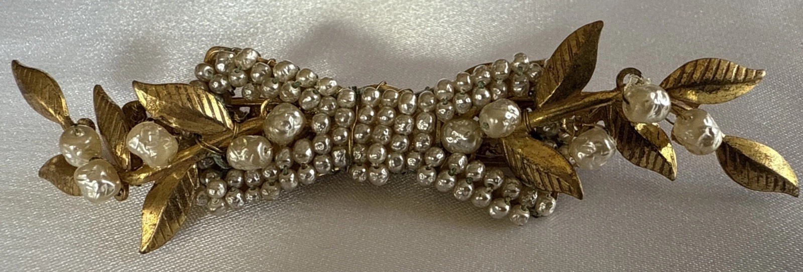 Vintage Classic MIRIAM HASKELL Signed Goldstone Pearls Brooch Pin EUC