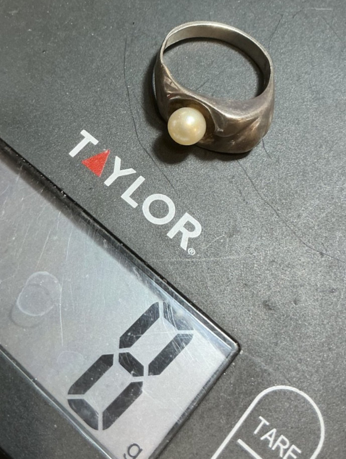 VINTAGE STERLING PEARL RING SIZE 12 VERY DIFFERENT