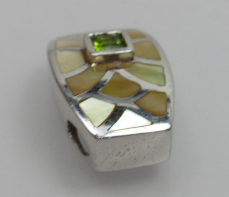 Vtg Sterling Silver Mother of Pearl Inlay Pendant Green Stone Glass? Peridot?