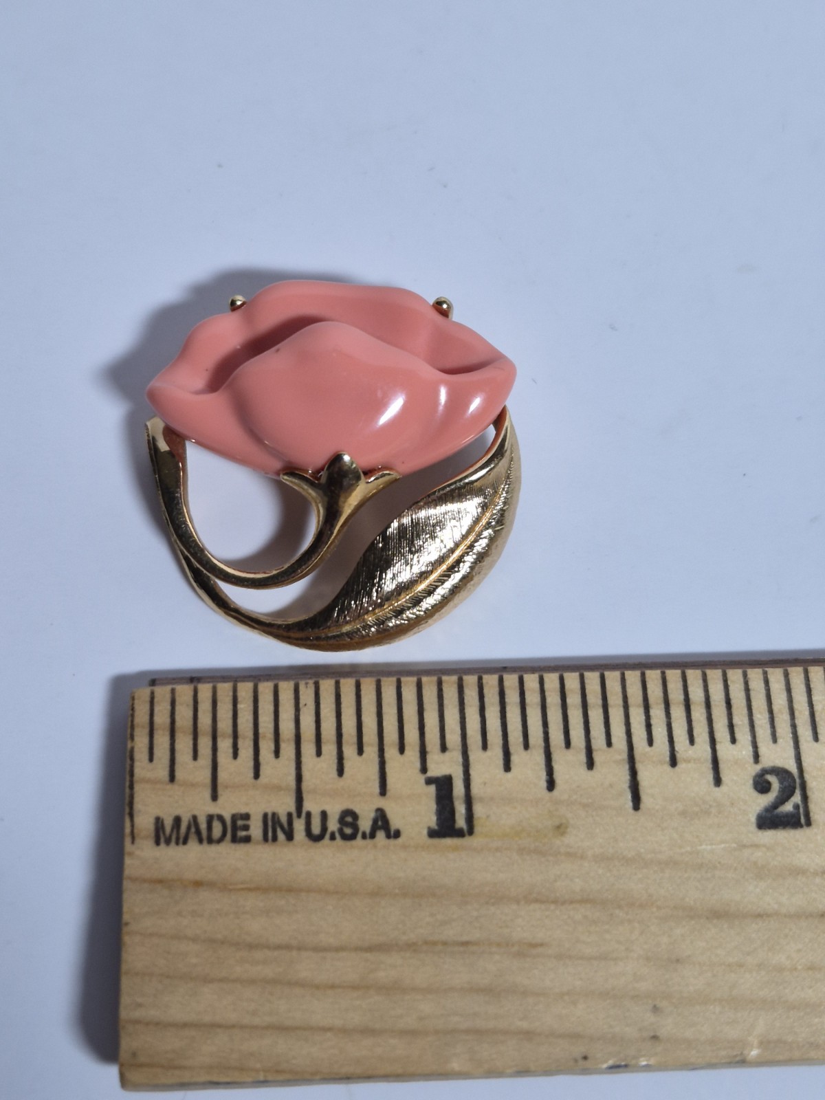 Vintage Avon Coral Poppy Flower Brooch Pin Gold Tone Scarf