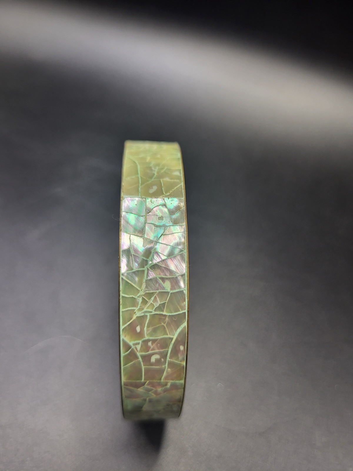VINTAGE ABALONE CHIP INLAY MOSAIC BANGLE BRACELET ESTATE