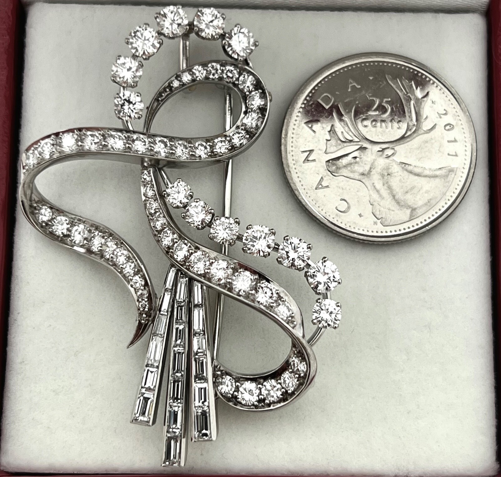 VINTAGE BROOCH / PENDANT PLAT, 5.05 CARAT VVS-VS DIAMONDS, APPR. RET USD $13,000