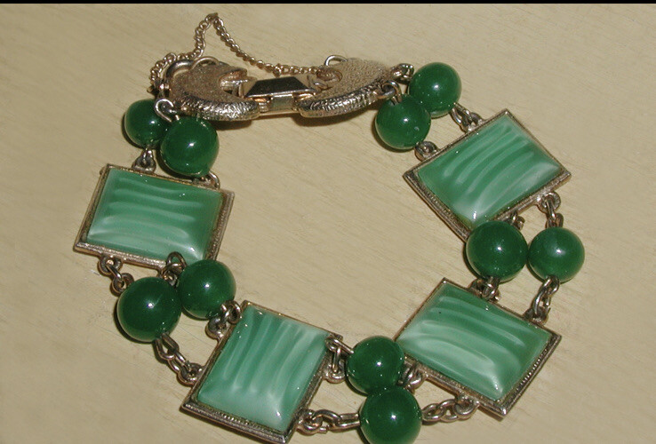 Vintage Arts & Craft Revival Green Art Glass Lozenge & Bead Stone Bracelet 7 1/2