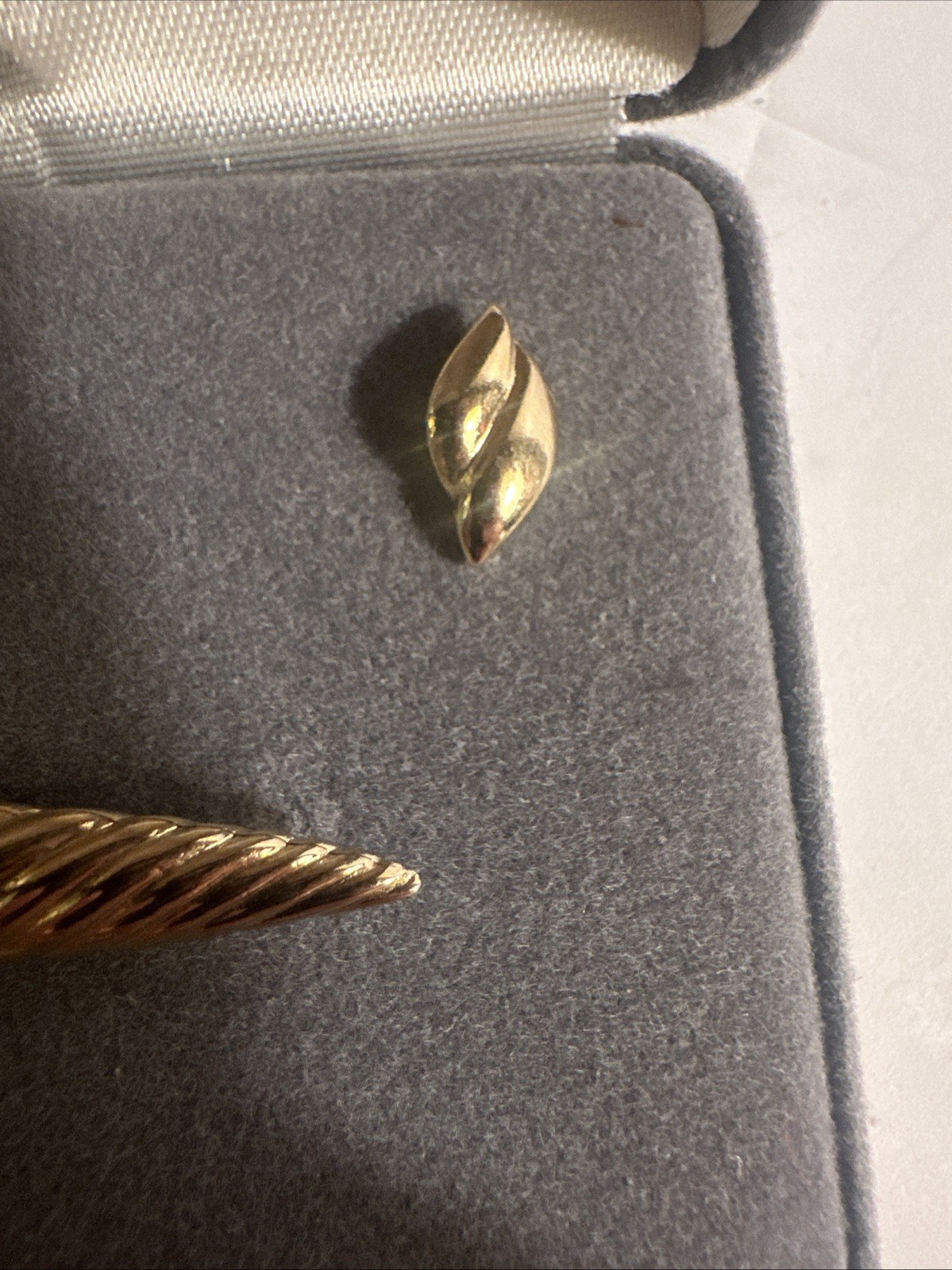 Vintage Gold Earrings And Brooch Set
