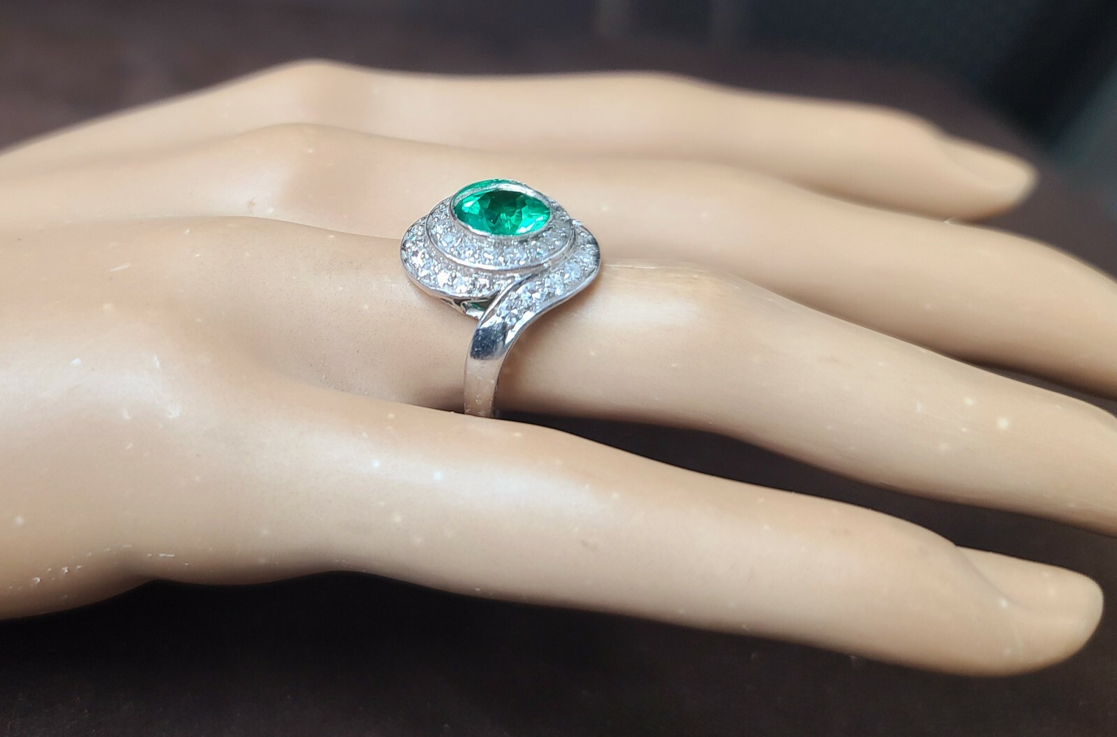 VINTAGE PLATINUM RING 1.52CT. NATURAL GREEN EMERALD ROUND SHAPE CIRC 1940’S