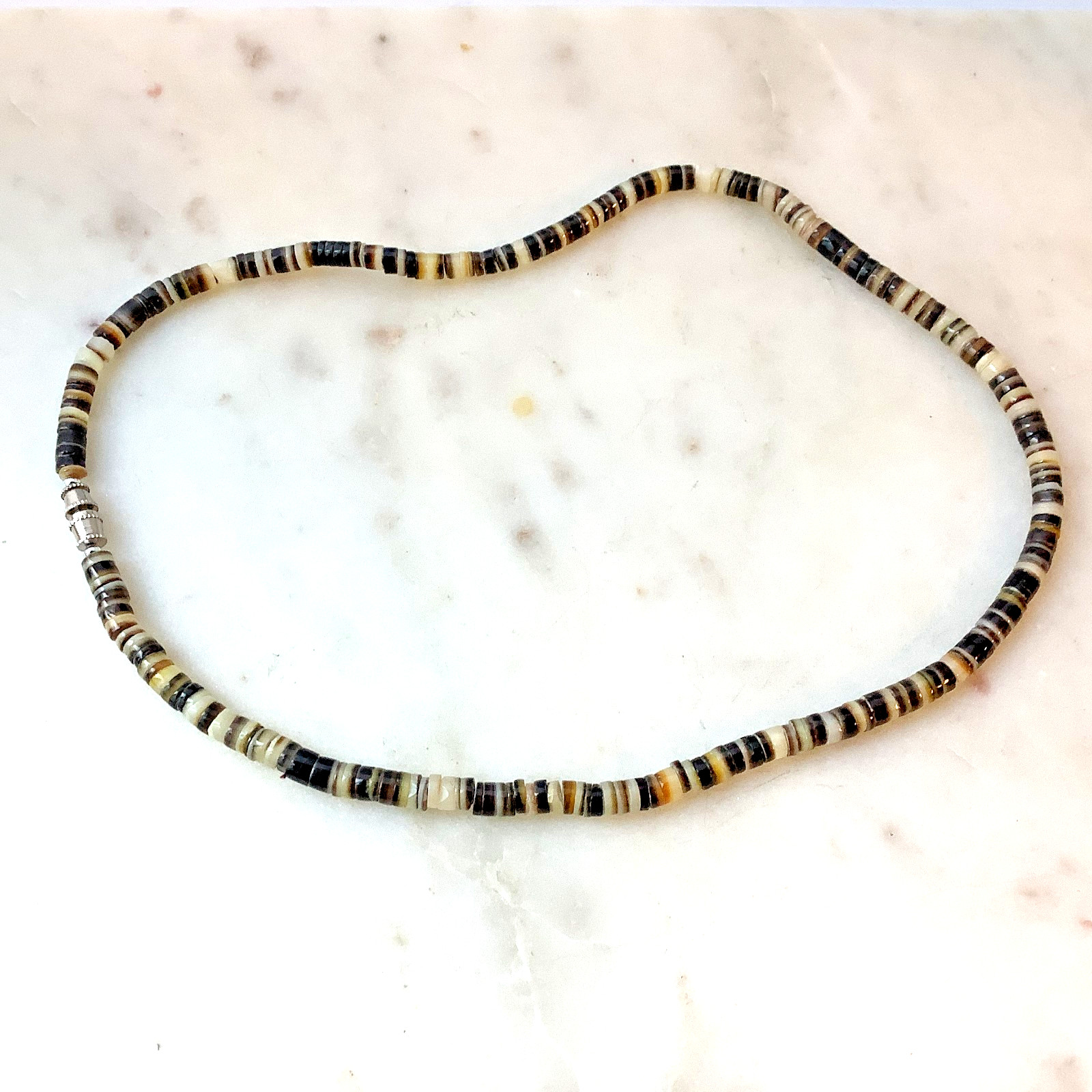Vintage Heishi Necklace Beaded Dark Brown Hawaiian Puka Shell 16″