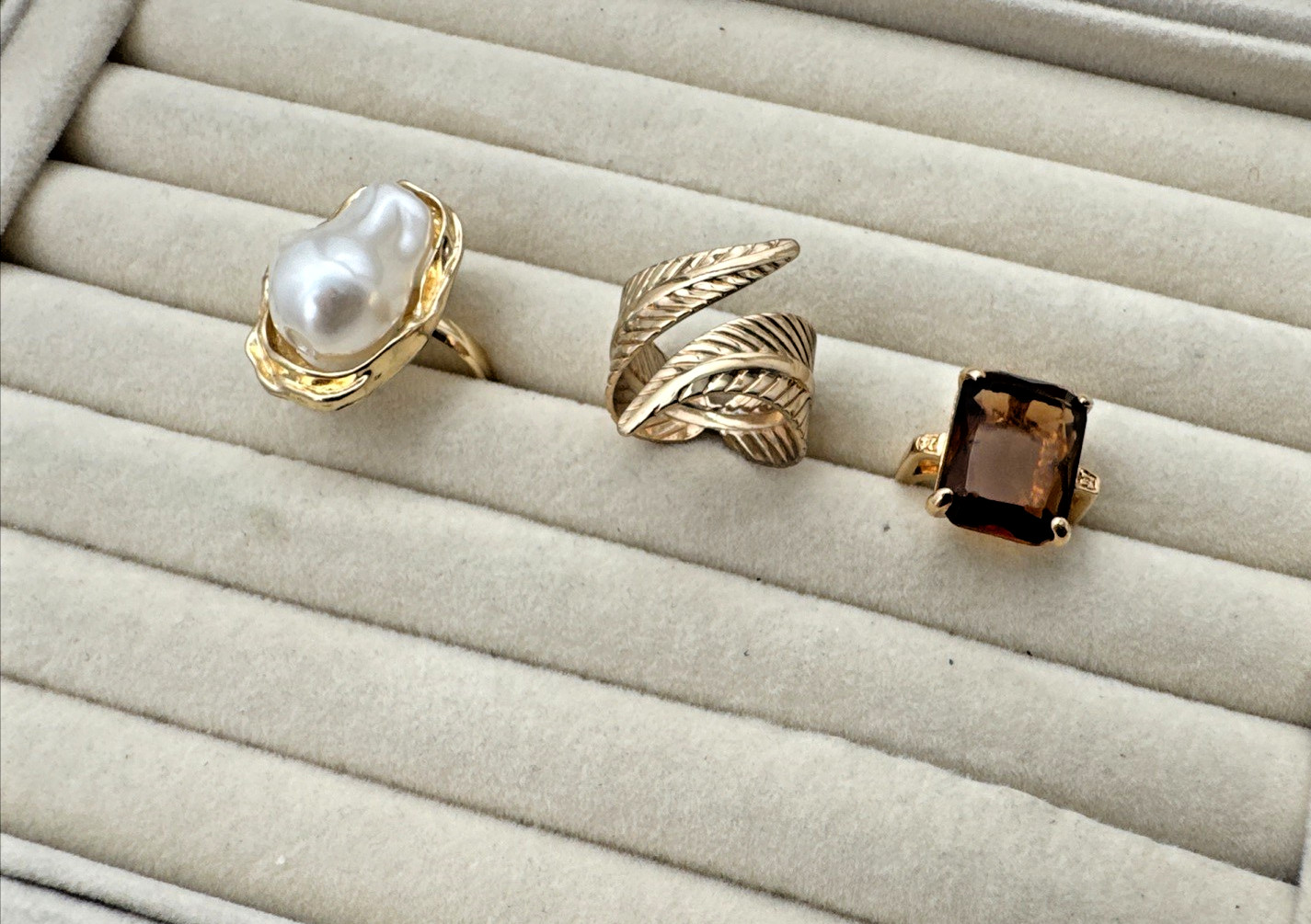 VTG-now Gold BOHO RINGS pearl statement feather Jewelry Lot Chunky 90s 2000s Y2K