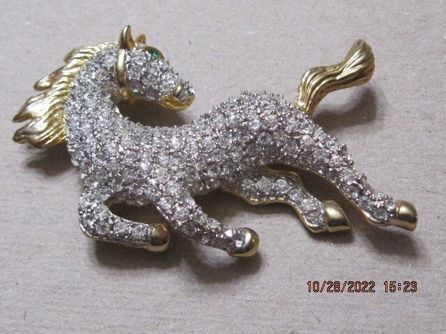 HORSE PIN BACK BROOCH RINE STONE & GOLD LOOK (L-S MARK ) U S SHIPING ONLY