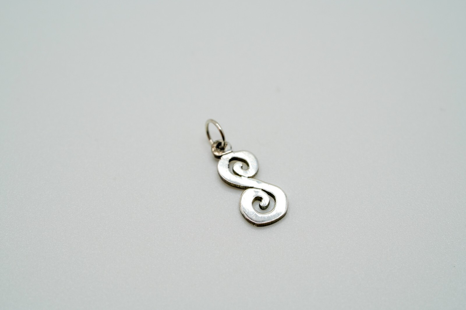 Vintage Sterling Silver S Charm / Pendant 1.9cm P1