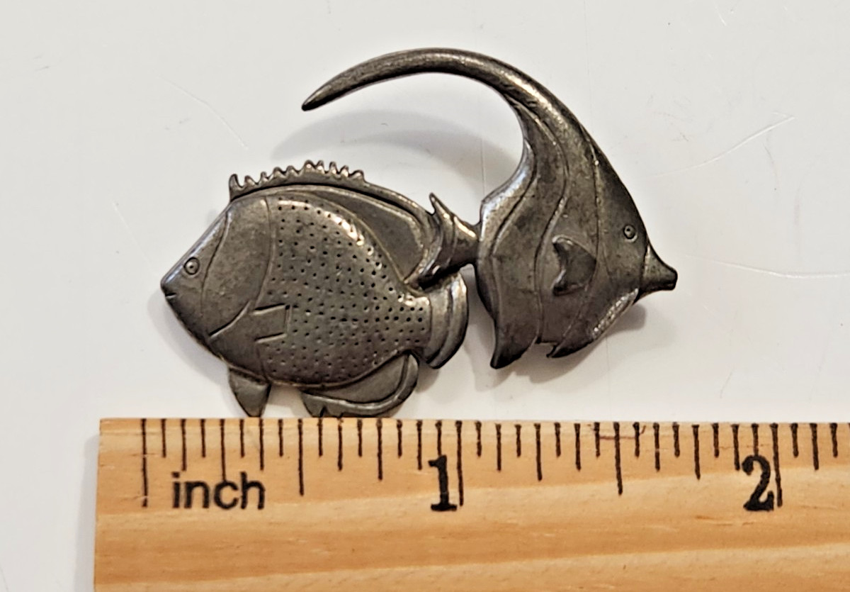 Vtg 80s 2 Fish Brooch Lead Free Pewter Jim Clift Designs Oceanside Beachy Swim