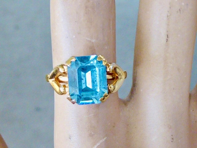 70’S NEW OLD STOCK 10K YELLOW GOLD FILLED SIMULATED AQUA RING SIZE 4.25 RING
