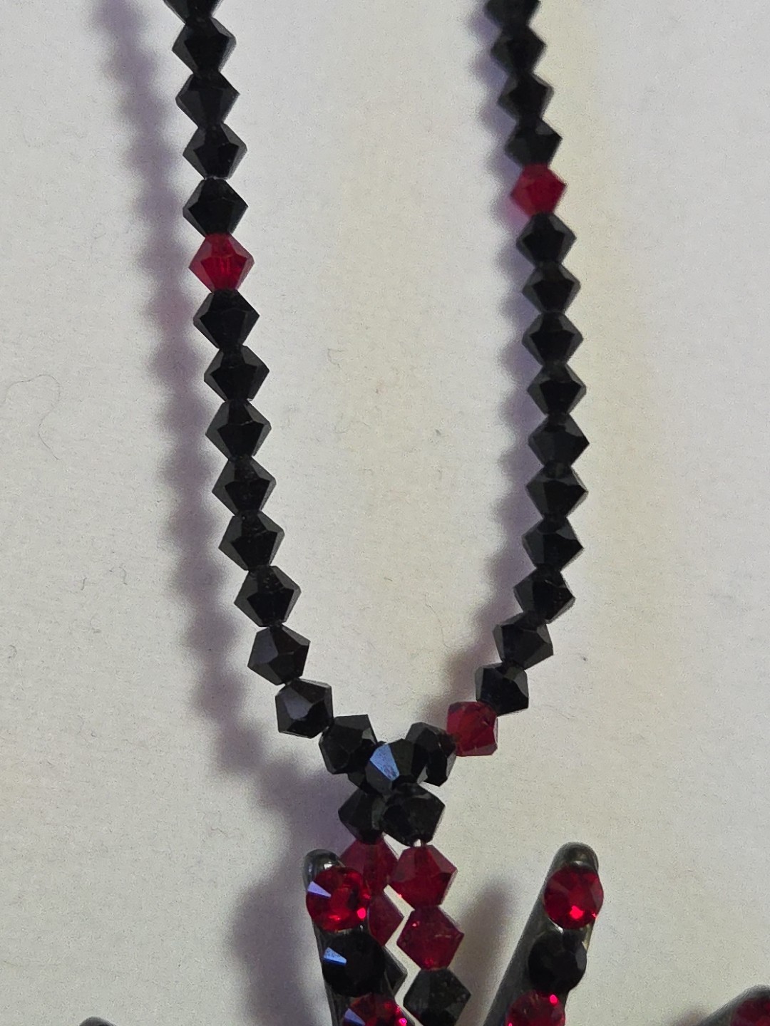 Red Black Rhinestone Star Burst Flower Pendant Glass Bead Chain 16″ Goth Punk