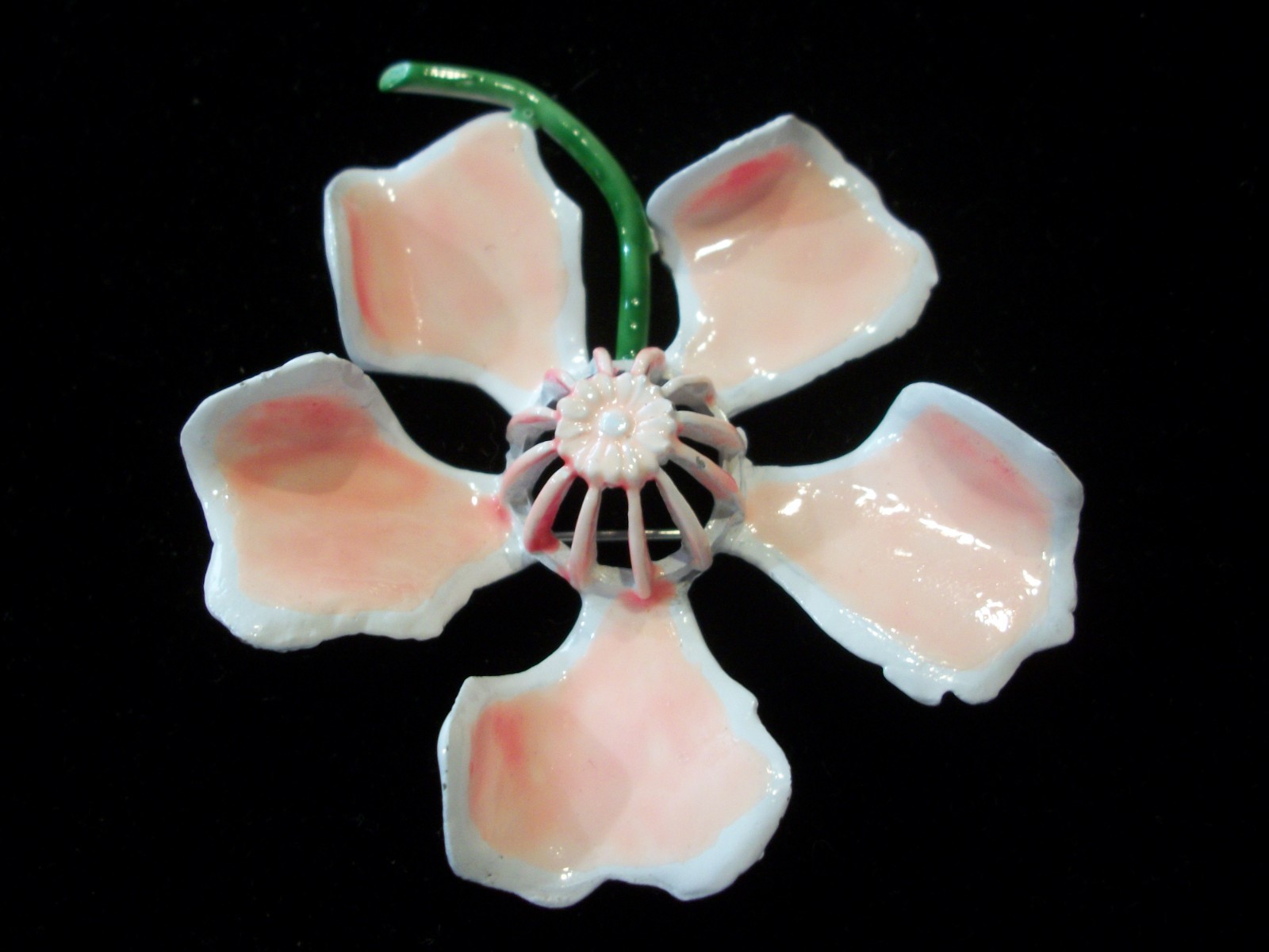 VTG*RARE*MeTaL ENaMeL*PEACH/PINK BLEND*WHiTE SWiRLy FLoWeR PiN/SPRINGTIME BEAUTY