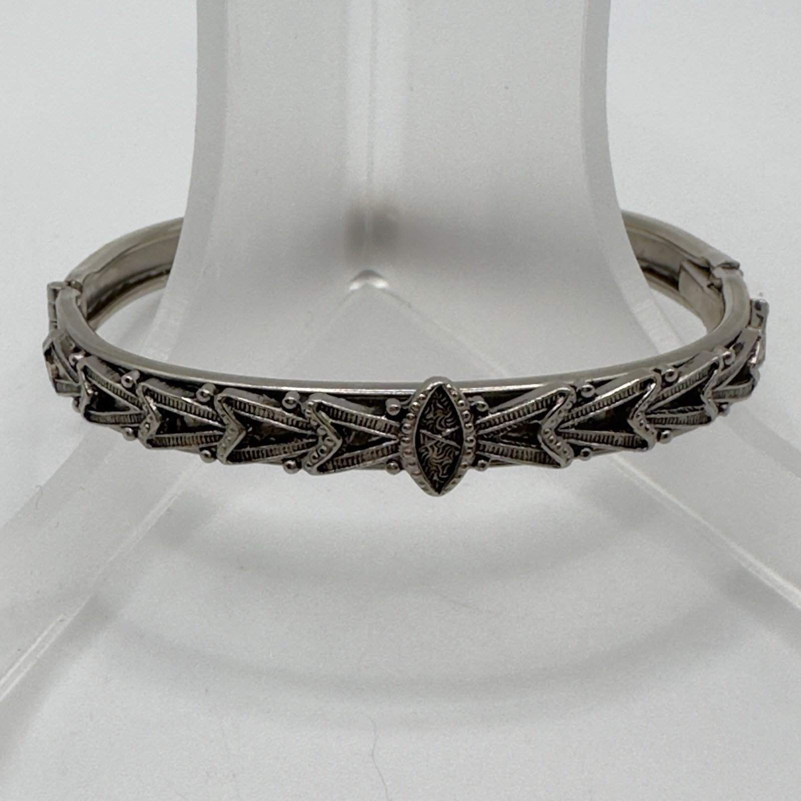 Vintage Hinged Bracelet Bangle Repousse Silver Tone 6.5″