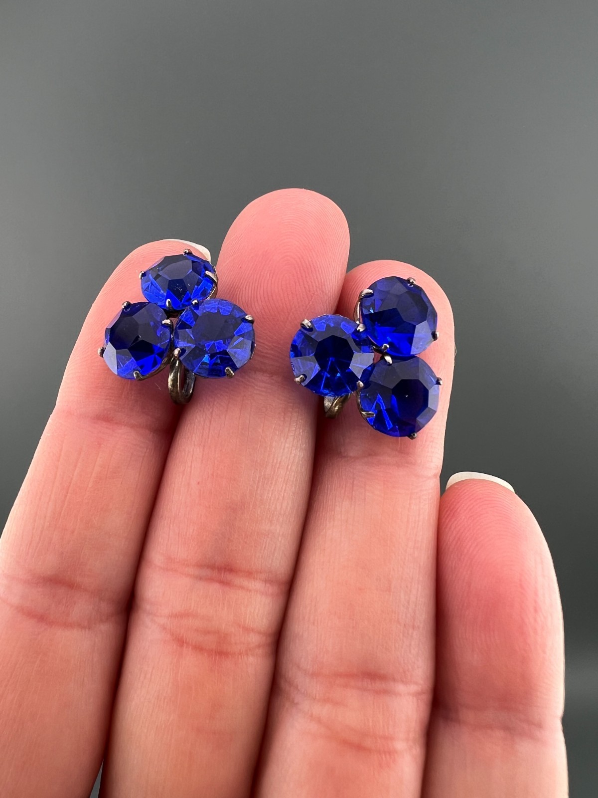 Vintage Sterling Silver Blue Crystal Earrings Cobalt Screw Back Pronged Stunning