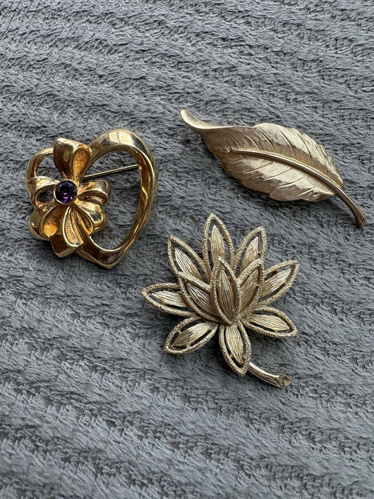 Lot Of 3 Avon Gold Tone Brooches-Heart, Leaf And Flower