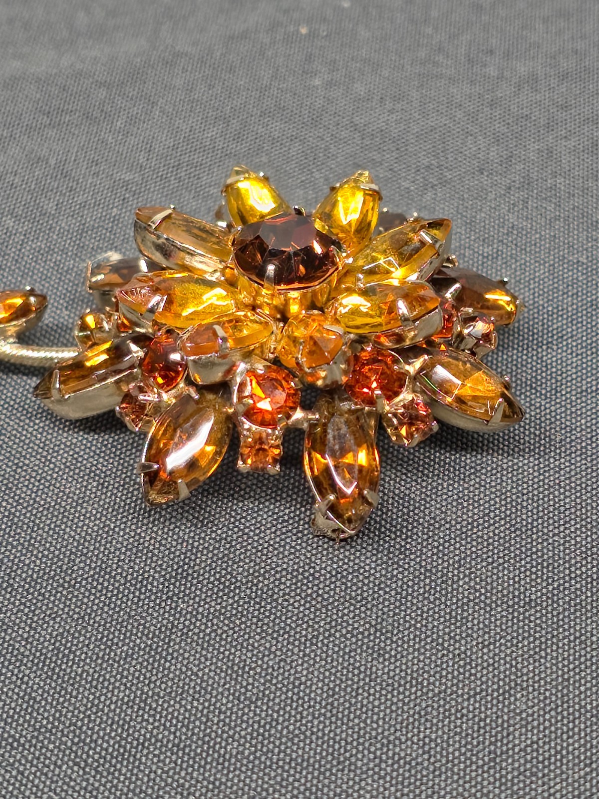 Vtg Tiered Amber Topaz Rhinestone Flower Brooch 4.25″ Large Stem Pin Foil Back