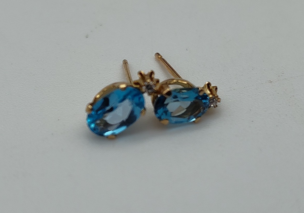 Vtg 10K Blue Topaz Clear Oval Gemstone Stud Y. Gold Earrings Karat KT Solid Post