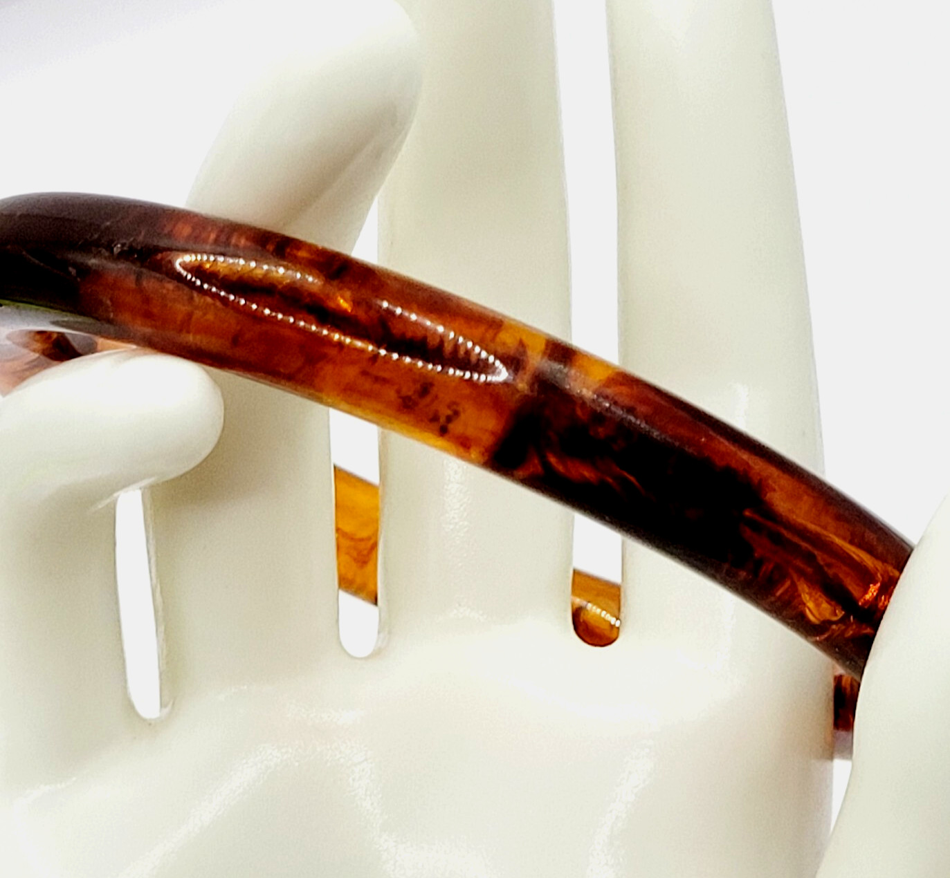 Classic Retro Faux T Shell Acrylic Bangle Bracelet Vintage 1980s with Bubbles