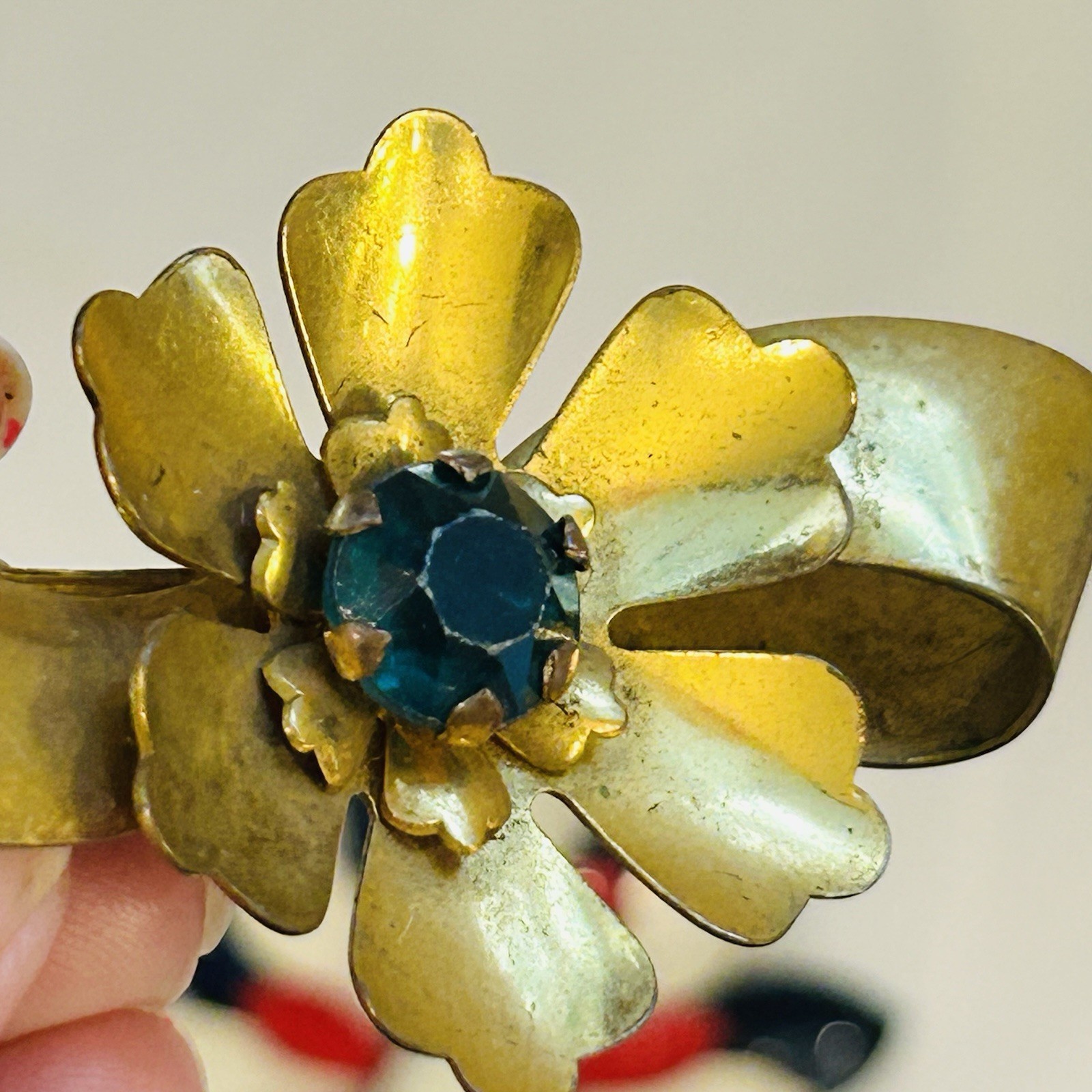 Lot Of 2 VTG Brooches Brass Floral Bow Red White Black Painted Flower