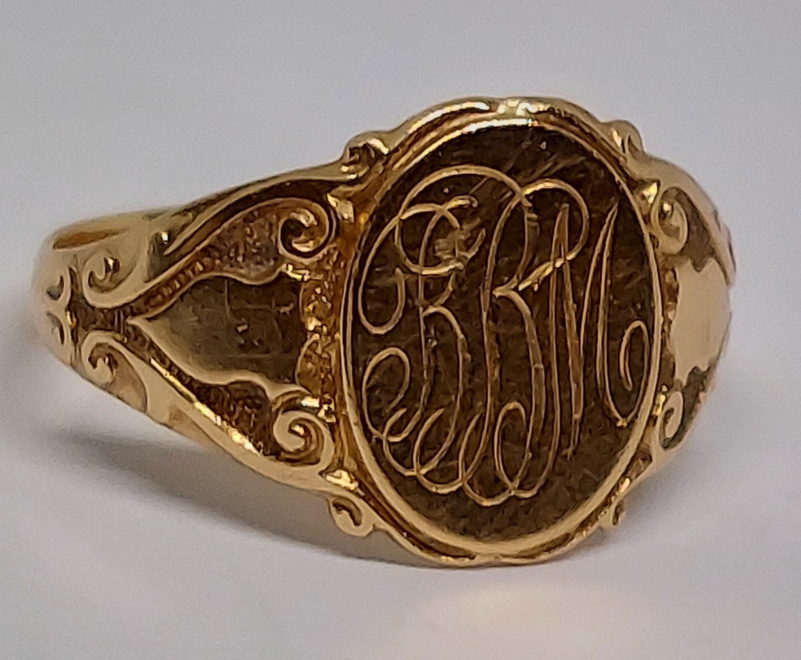 vintage ladies Victorian 14K yellow Gold Signet Ring antique size 9