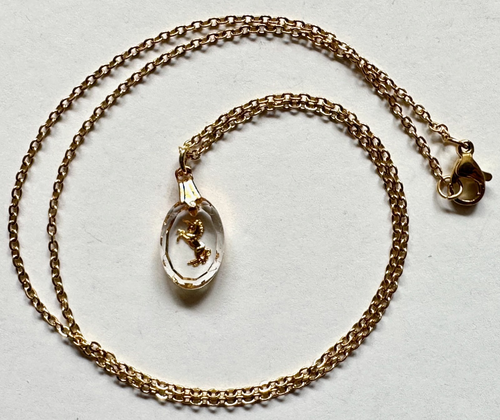 VINTAGE INTAGLIO GOLDEN unicorn GLASS pendant 3/4 OF 1″ NECKLACE 18″ GOLD PL