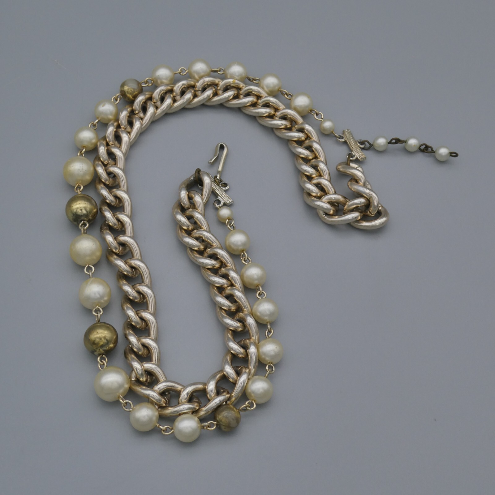 Vintage Dual 2 Strand Choker Necklace Faux Pearl Gold-Tone Curb Link Japan 15″