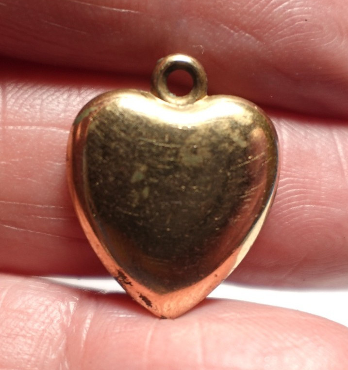 GOLD FILLED PUFF HEART CHARM ENGRAVED “CHIPS” 3.7 GRAMS J-345