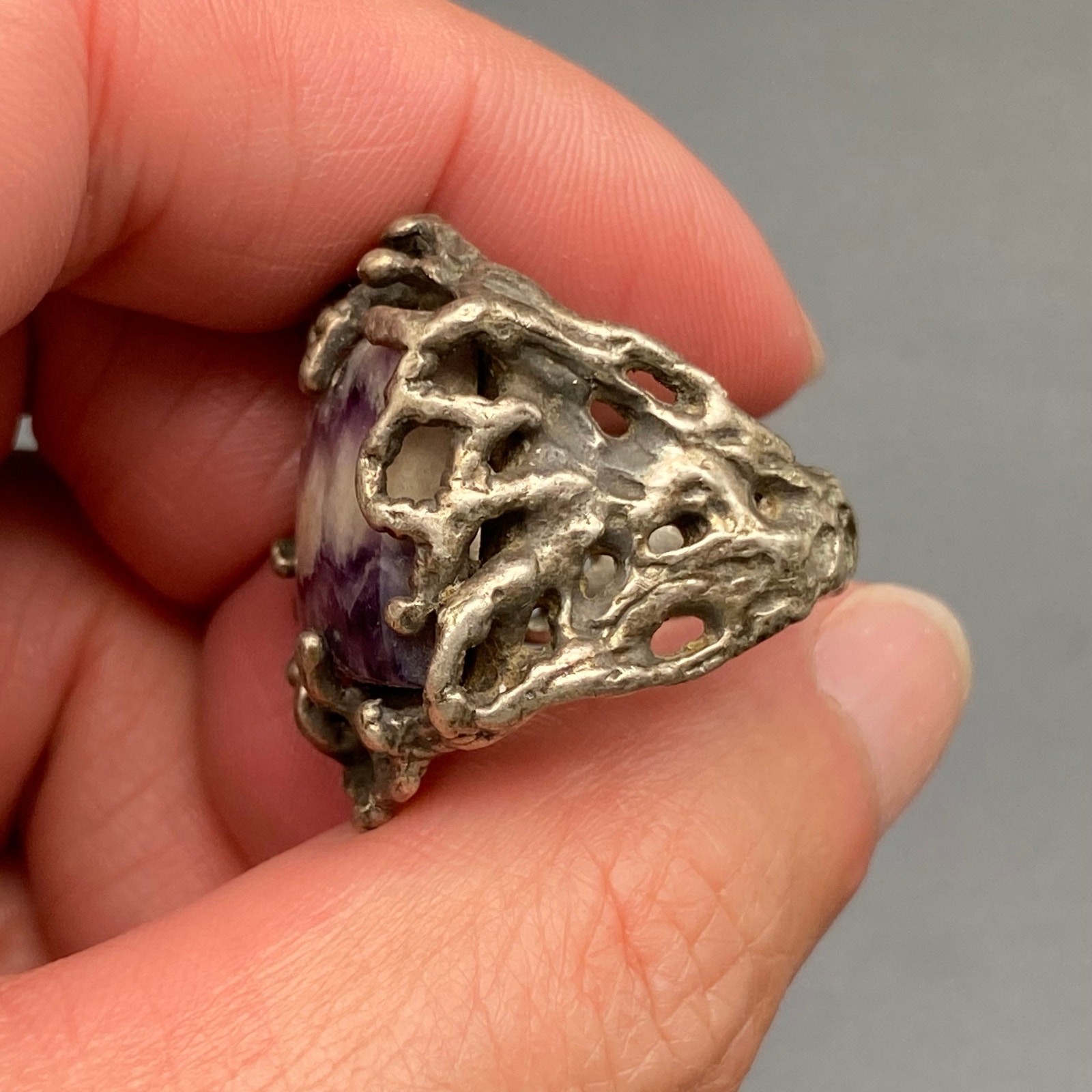 Vintage Brutalist Purple Chevron Amethyst Stone Silver Ring Size 5.5