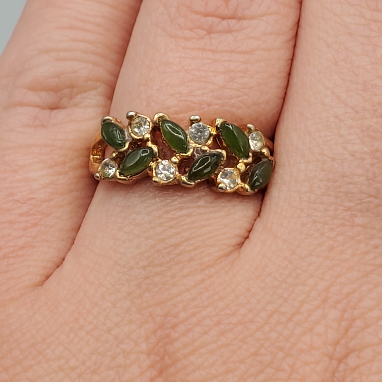 Vintage UNCAS Ring Gold Tone Rhinestone Faux Jade Right Hand Size 6.5