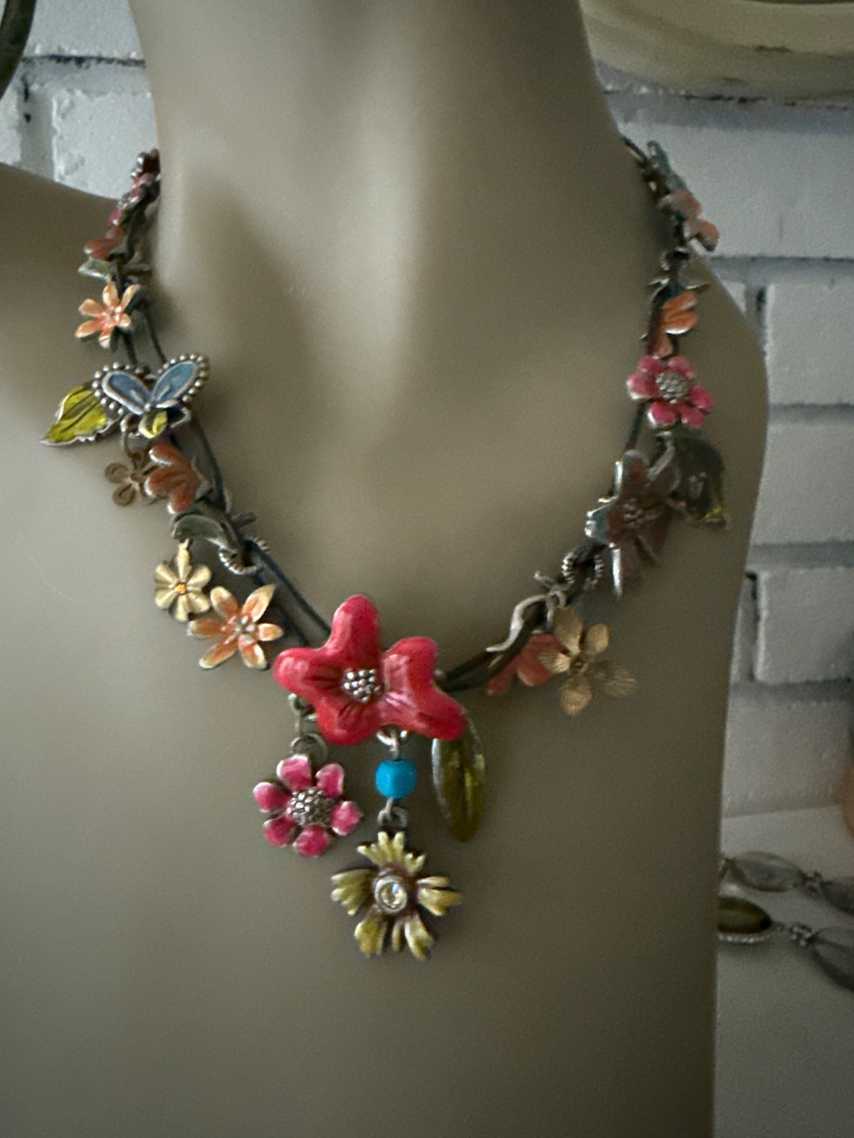 ESTATE LEATHER CORD MULTI COLOR ENAMEL FLOWERS CHARM NECKLACE SILVER TONE SIGNED