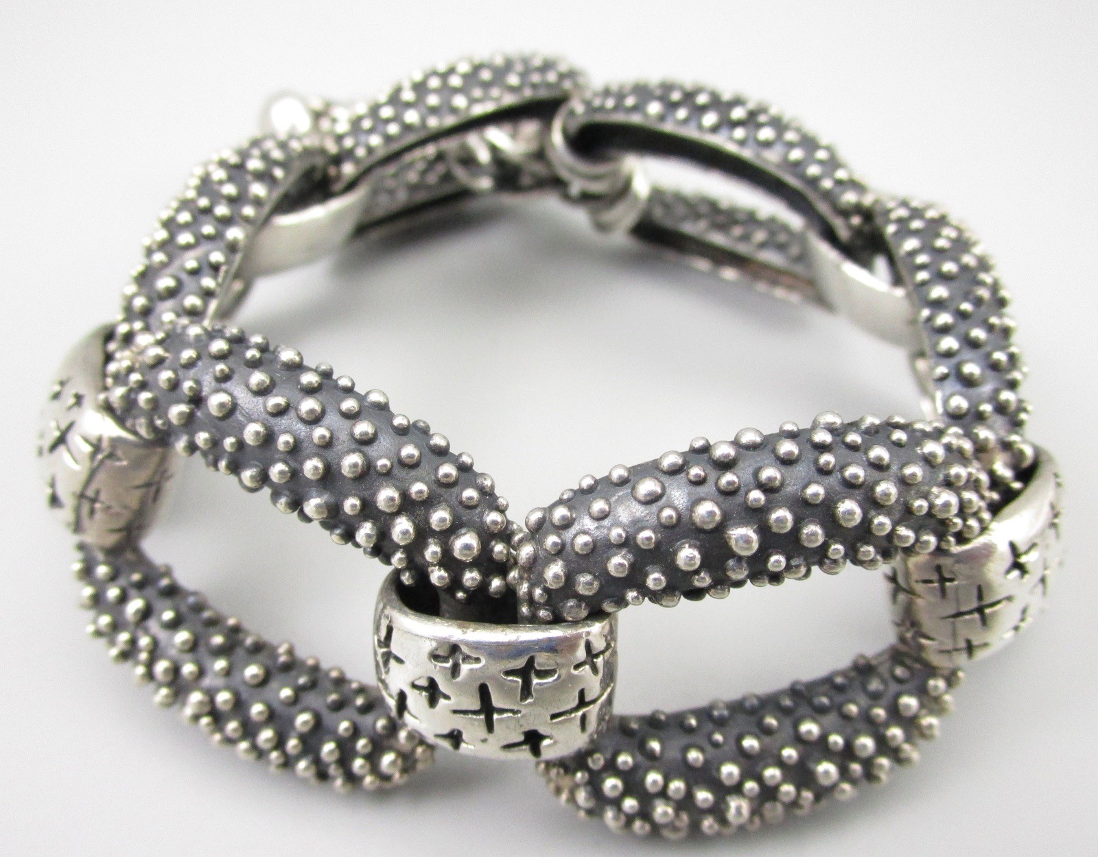 BEAUTIFUL HEAVY DIAN MALOUF TEXTURED LINK STATEMENT BRACELET 81 GRAMS