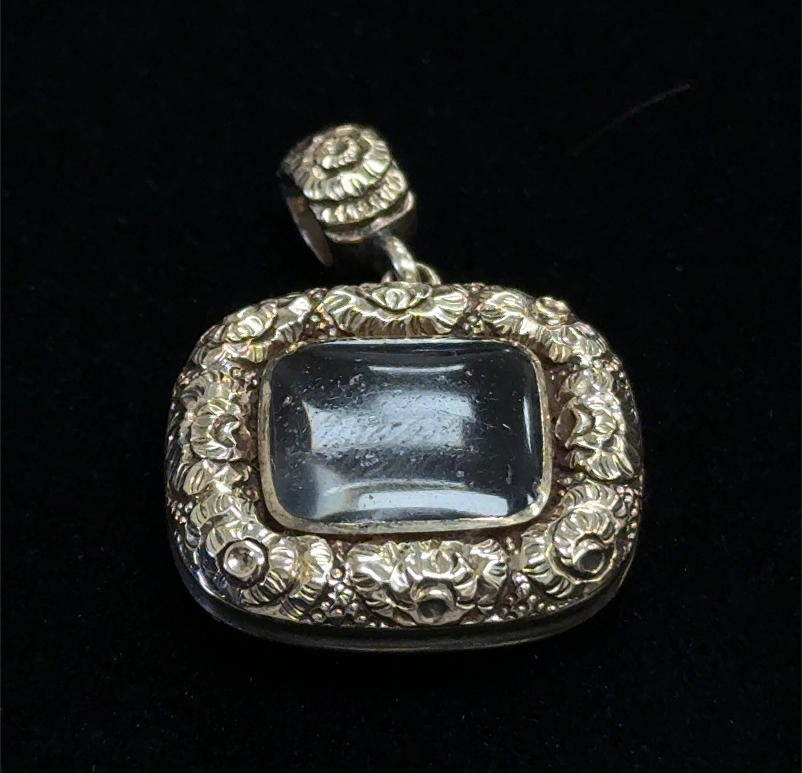Victorian 8k-12k Gold Dbl. Sided Looking Glass/Mourning Locket Gold Filled Bail
