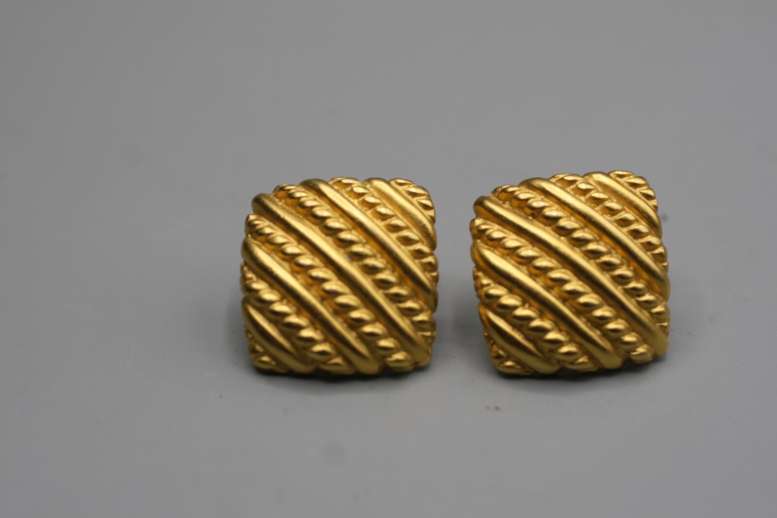 Vintage Revere Earrings Stud Carved Rope Pattern Gold Tone S1
