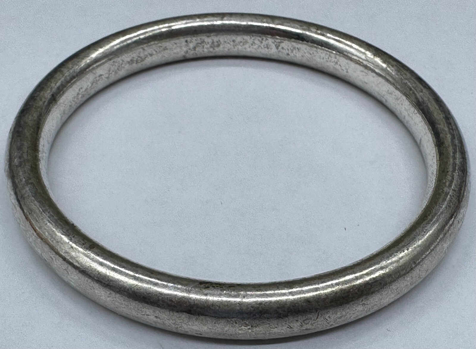 VINTAGE ESTATE STERLING SILVER CLASSIC ROUND BANGLE BRACELET
