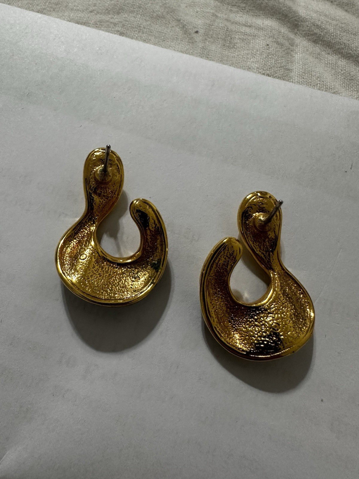 Vintage Stud Earrings In Gold & Black Enamel Elegant Casual 4 Work & Nights Out