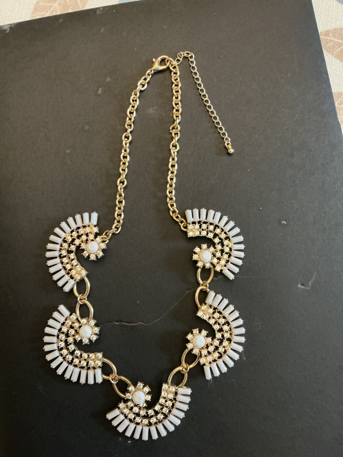 J. CREW IVORY COLOR FAN FLOWER NECKLACE WITH CRYSTALS AND GOLD TONE CHAIN 18”