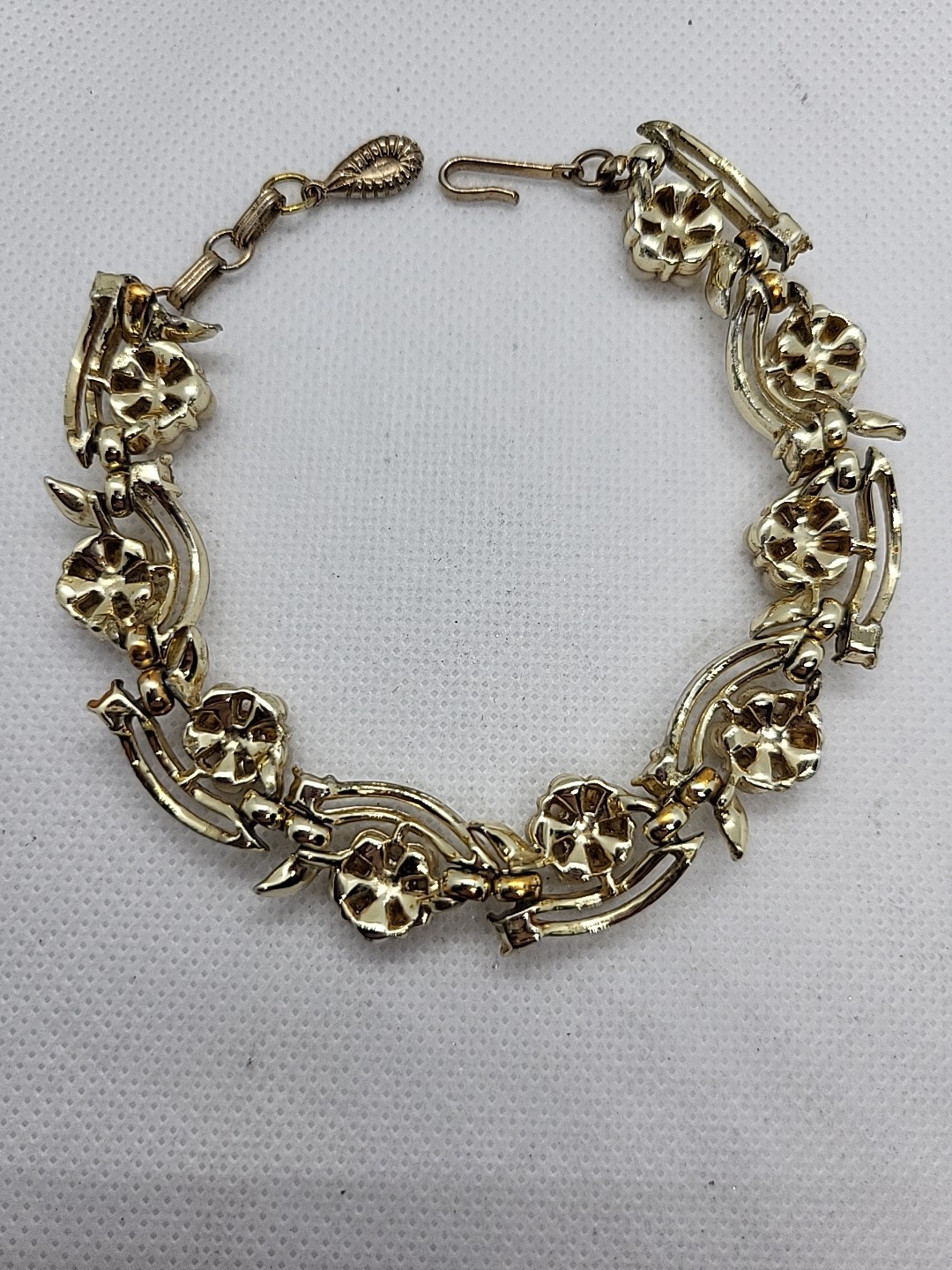 Stunning Vintage Lisner Gold-tone With Rhinestones And Faux Pearls Signed…