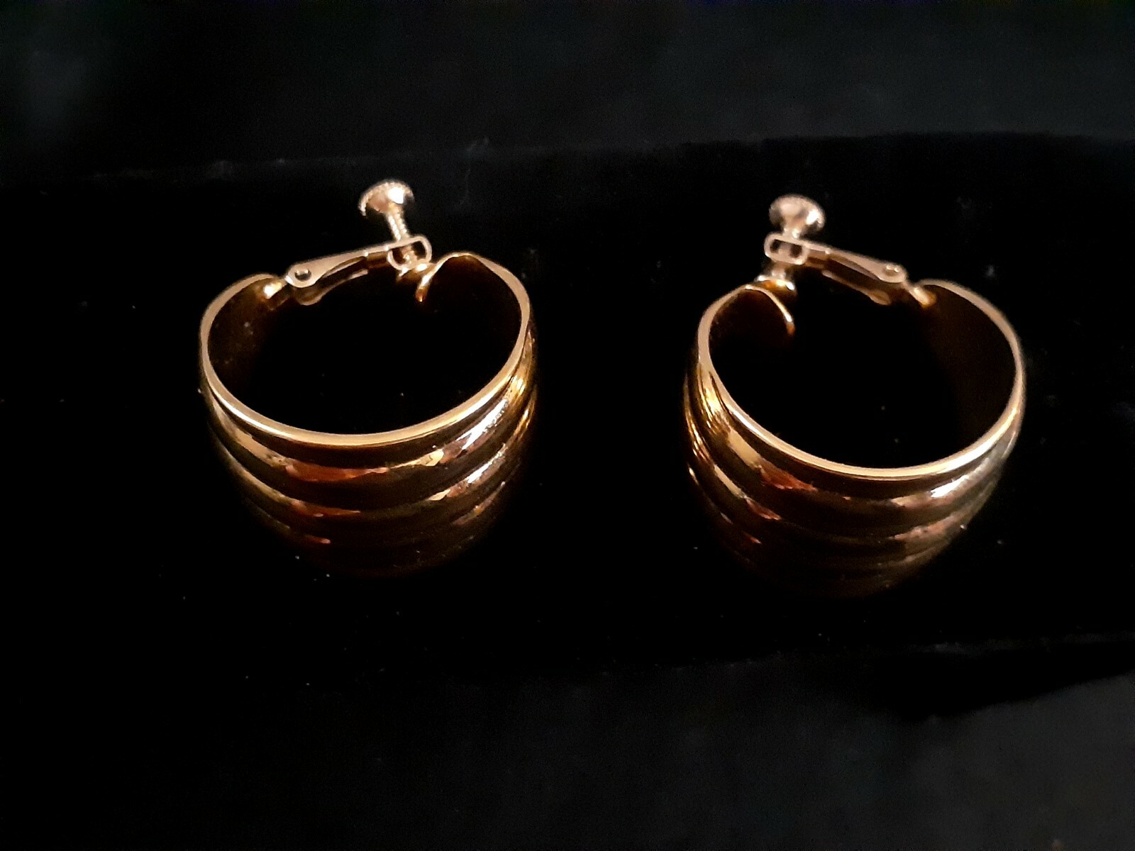 Vintage Napier Goldtone Wide Hoop adjustable clip on Earrings