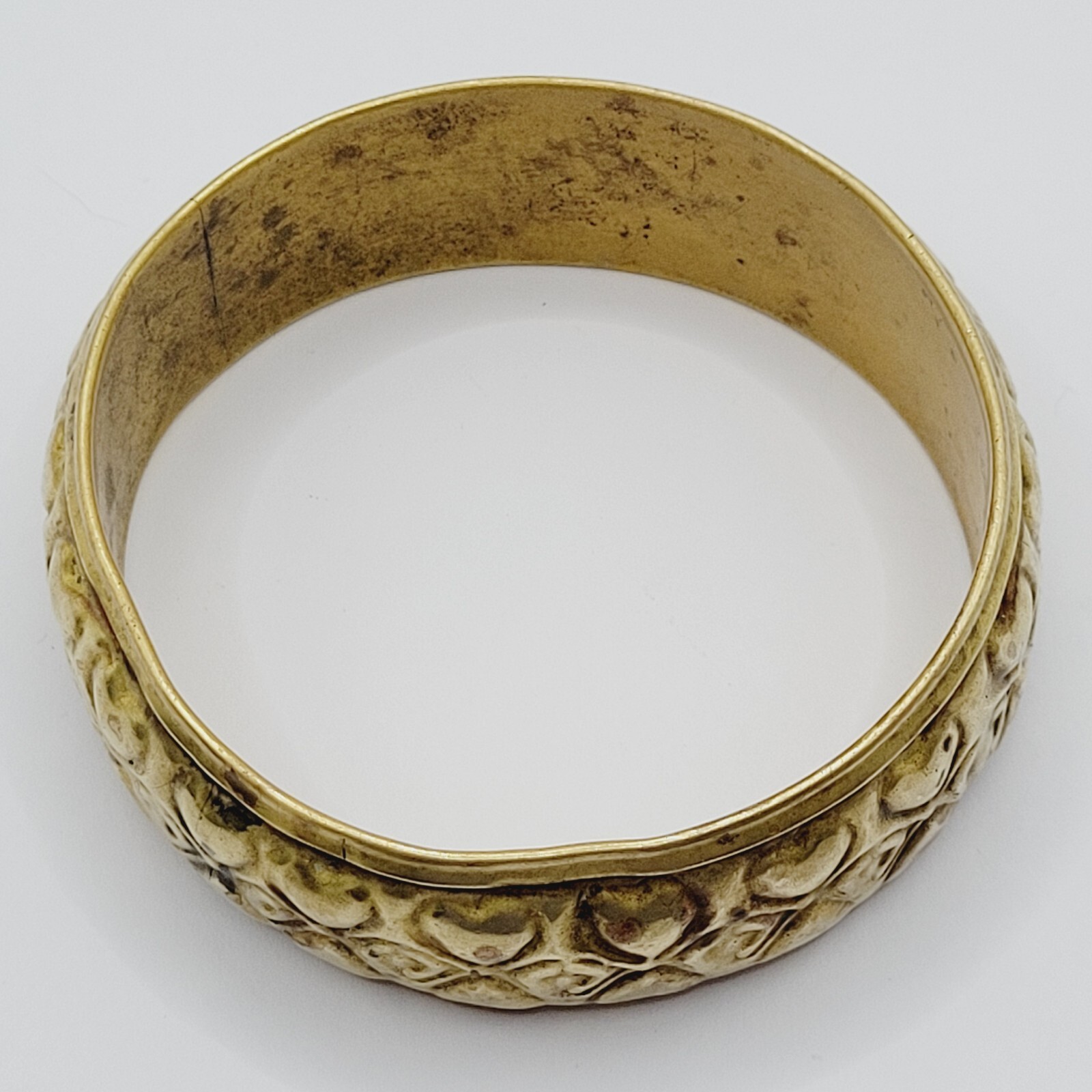 Wide Brass Chunky Bangle Embossed Heart Pattern Vintage Bracelet 8 Inch Approx